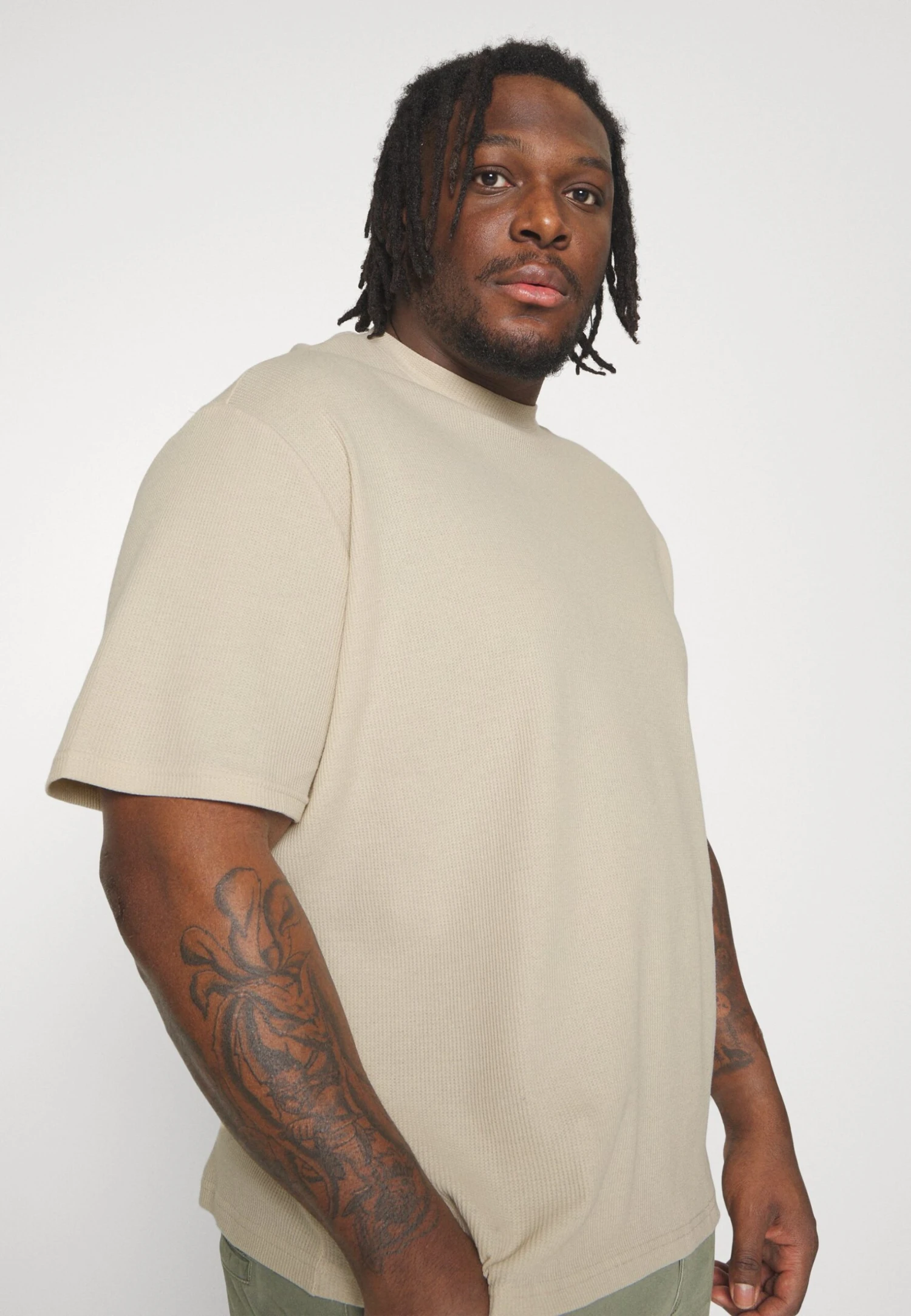 YOURTURN Unisex - Basic T-Shirt -Light Green/ Off-White 6 YOURTURN Unisex - Basic T-Shirt -Light Green/ Off-White - Image 4