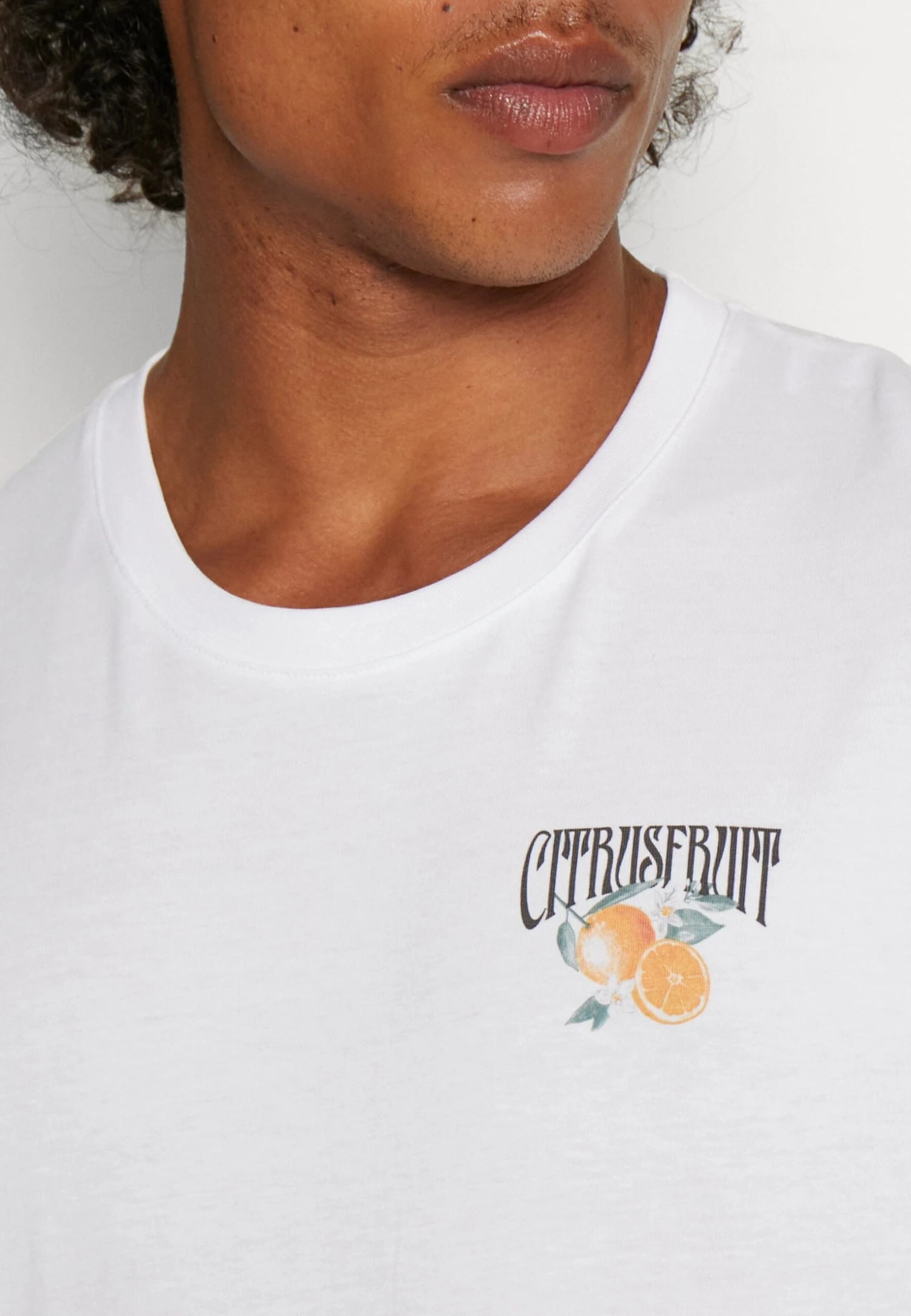 YOURTURN Orange Fruit Graphic Tee- Print T-Shirt - White 8 YOURTURN Orange Fruit Graphic Tee- Print T-Shirt - White - Image 6