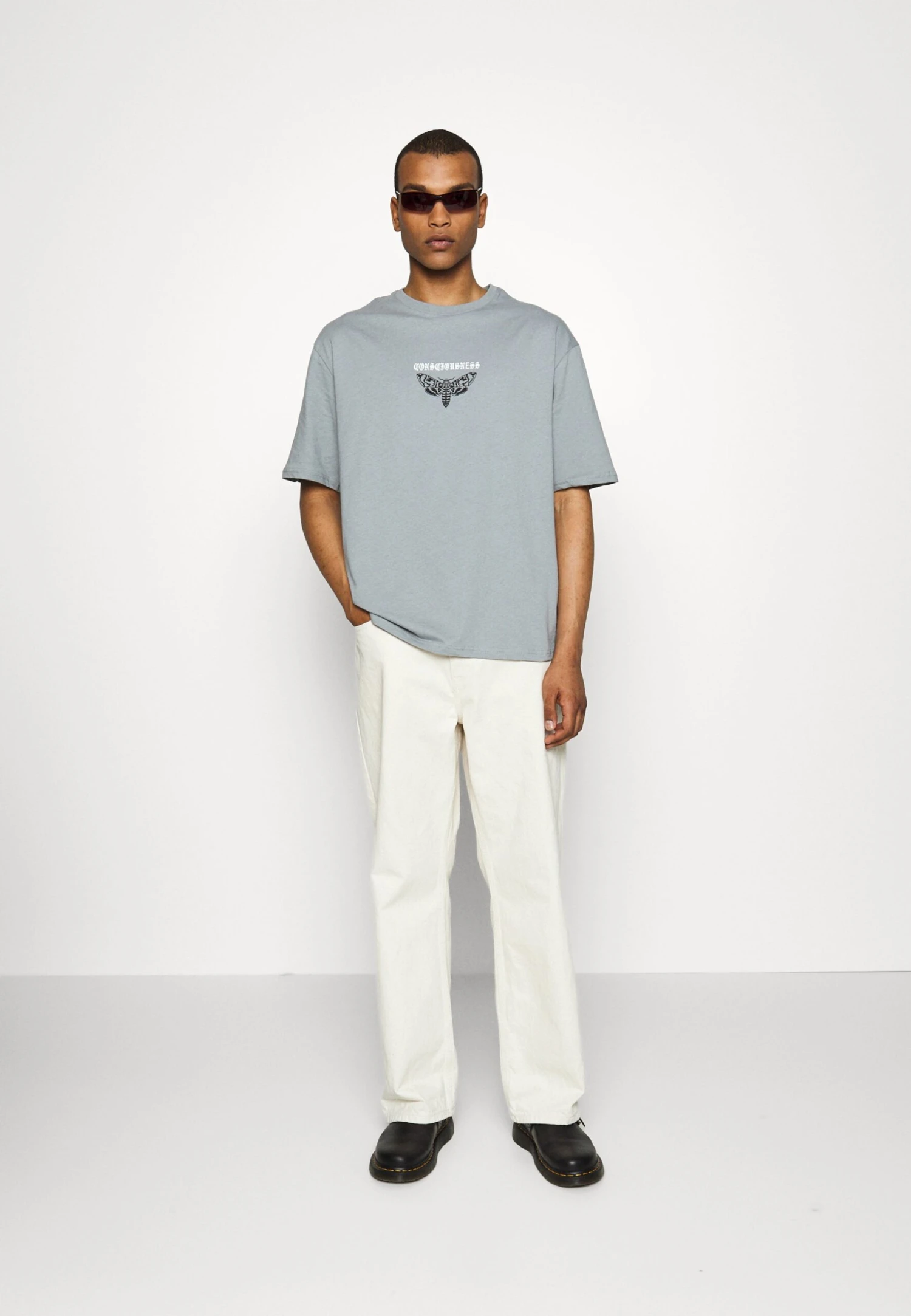 YOURTURN Unisex - Print T-Shirt - Dark Grey 4 YOURTURN Unisex - Print T-Shirt - Dark Grey - Image 2