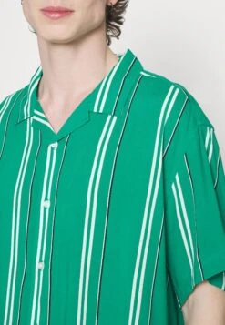 YOURTURN Stripes Boxi - Shirt - Green 11 YOURTURN Stripes Boxi - Shirt - Green -Yourturn 289f302ea93249c1bd0fd67edf3d7790