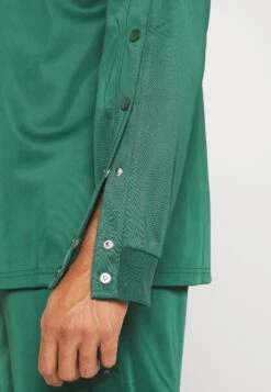 YOURTURN Unisex - Long Sleeved Top - Dark Green 18 YOURTURN Unisex - Long Sleeved Top - Dark Green -Yourturn 2b7642b57fcd47a080bd29ebccc98ff5