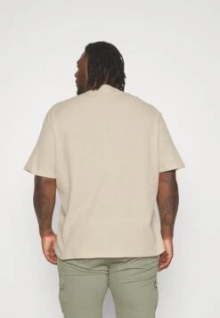 YOURTURN Unisex - Basic T-Shirt -Light Green/ Off-White 13 YOURTURN Unisex - Basic T-Shirt -Light Green/ Off-White -Yourturn 2f59b2e8fb1843719da15f2e00e33582