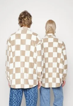 YOURTURN Unisex - Button-Down Blouse - Beige 10 YOURTURN Unisex - Button-Down Blouse - Beige -Yourturn 3003627b7ee748c6b05fc9c670ef42c4