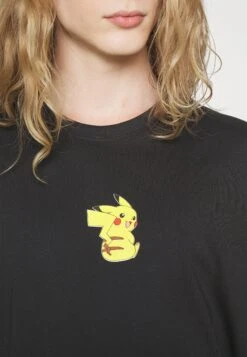 YOURTURN Pokemon Pikachu Unisex - Print T-Shirt - Black -Yourturn 328c4b1f52df4297840bafddc7f1c24a