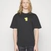YOURTURN Pokemon Pikachu Unisex - Print T-Shirt - Black 1 YOURTURN Pokemon Pikachu Unisex - Print T-Shirt - Black -Yourturn 4d9904a92c8b4db199ad7cdae372746d