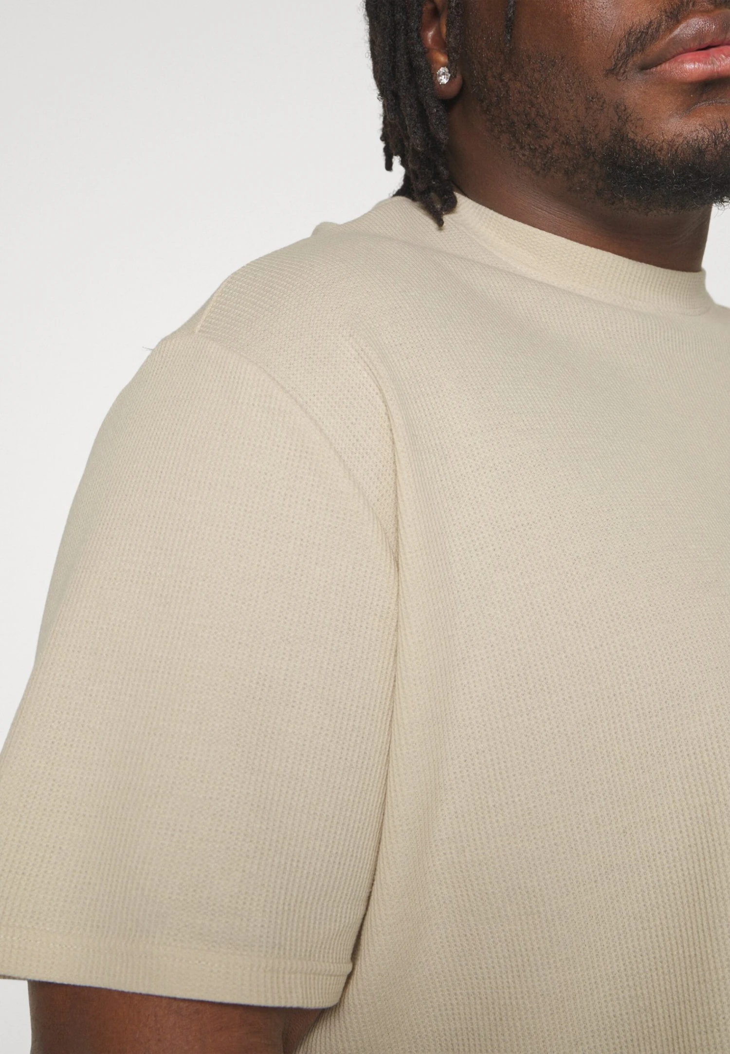 YOURTURN Unisex - Basic T-Shirt -Light Green/ Off-White 11 YOURTURN Unisex - Basic T-Shirt -Light Green/ Off-White - Image 9