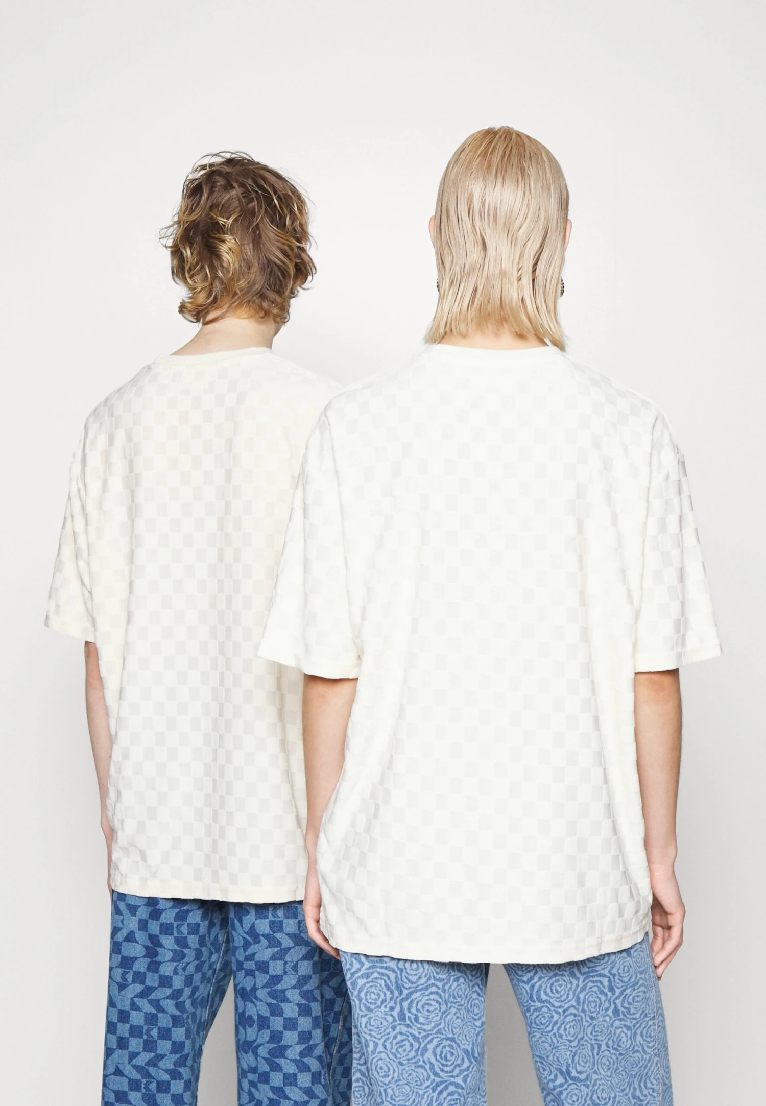 YOURTURN Unisex - Print T-Shirt - Off-White 5 YOURTURN Unisex - Print T-Shirt - Off-White - Image 3