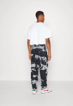 YOURTURN Unisex Moonwash Unisex - Relaxed Fit Jeans - Black -Yourturn 6685994947d04f7eaa89ae453bbefd9f