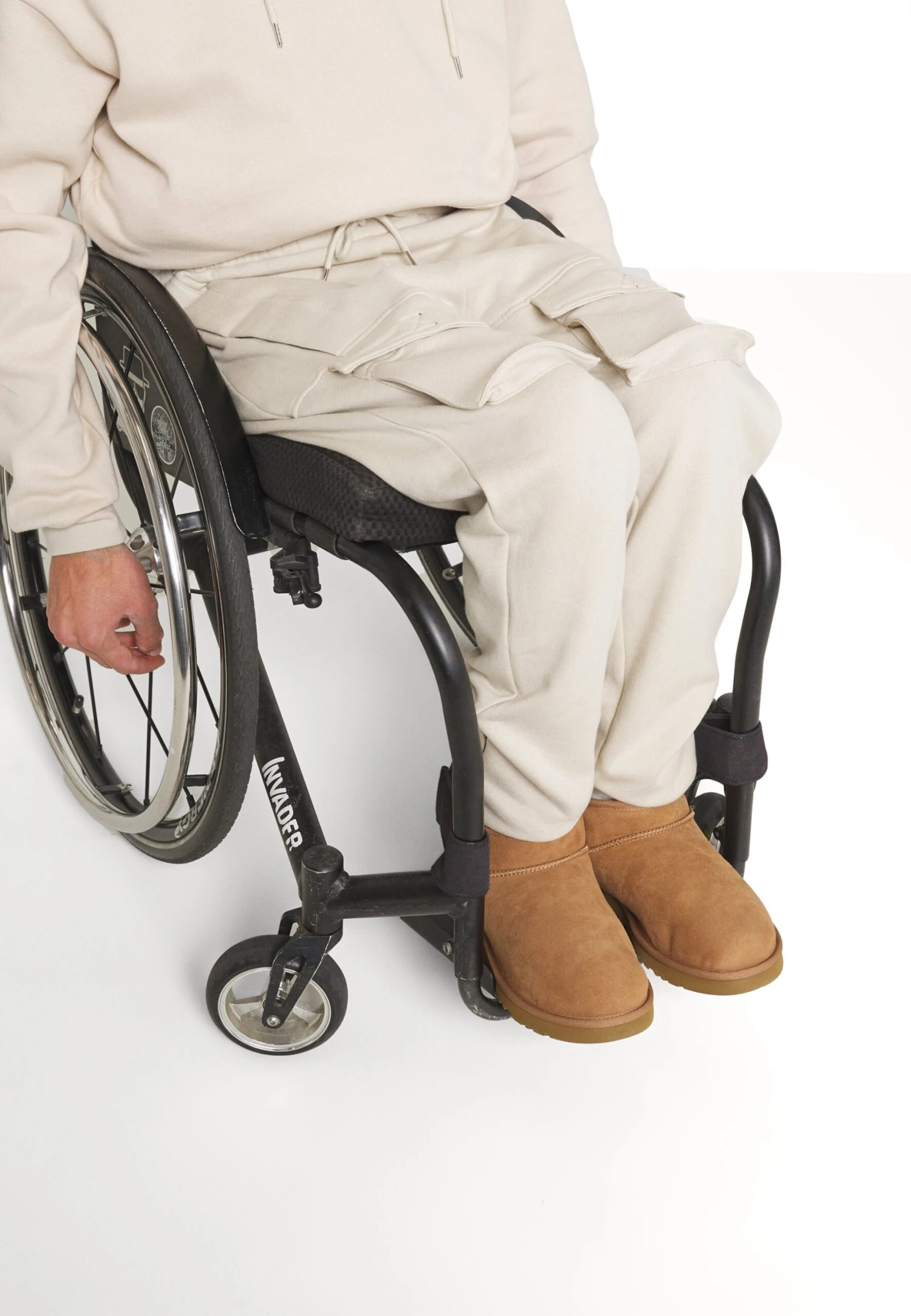 YOURTURN Tracksuit Bottoms - Beige 5 YOURTURN Tracksuit Bottoms - Beige - Image 3