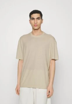 YOURTURN Unisex 2 Pack - Basic T-Shirt - Offwhite/Light Green 11 YOURTURN Unisex 2 Pack - Basic T-Shirt - Offwhite/Light Green -Yourturn 8890b013758943de8d726c3801ba5681