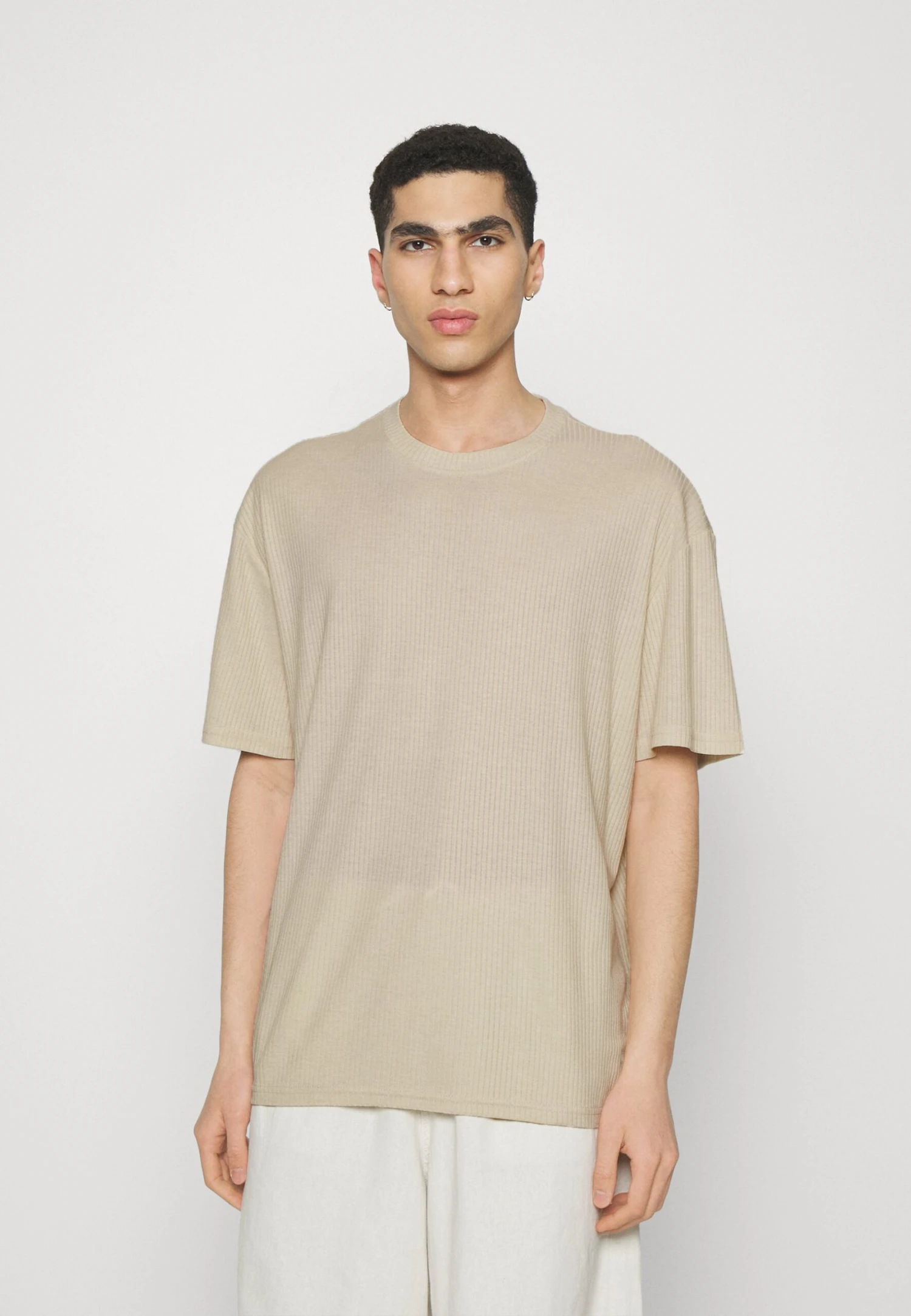 YOURTURN Unisex 2 Pack - Basic T-Shirt - Offwhite/Light Green 6 YOURTURN Unisex 2 Pack - Basic T-Shirt - Offwhite/Light Green - Image 4