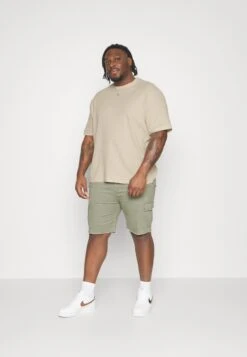 YOURTURN Unisex - Basic T-Shirt -Light Green/ Off-White