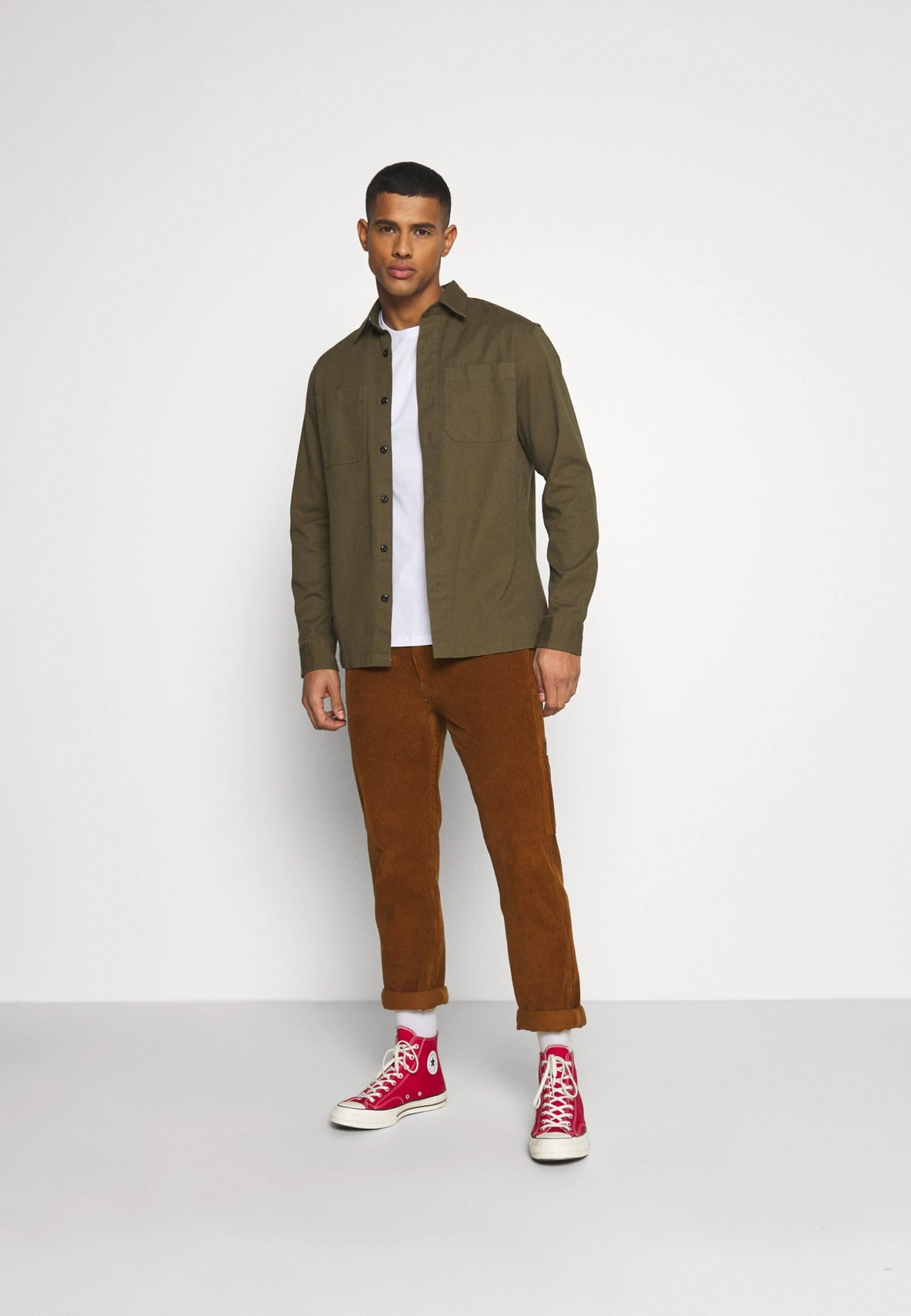 YOURTURN Print T-Shirt - White 4 YOURTURN Print T-Shirt - White - Image 2