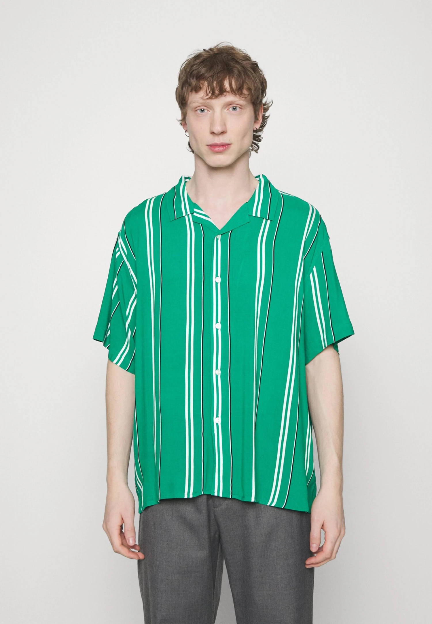 YOURTURN Stripes Boxi - Shirt - Green 3 YOURTURN Stripes Boxi - Shirt - Green