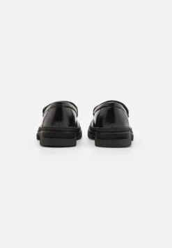 YOURTURN Slip-Ons - Black 10 YOURTURN Slip-Ons - Black -Yourturn 9e2db4d6f11446cc9d7a304ff1ecc8c6