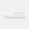 YOURTURN Unisex - Slip-Ons - White