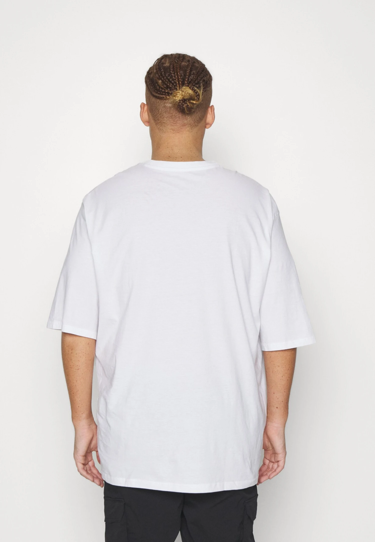 YOURTURN Unisex 3 Pack- Basic T-Shirt - White/Lilac/Black 7 YOURTURN Unisex 3 Pack- Basic T-Shirt - White/Lilac/Black - Image 5