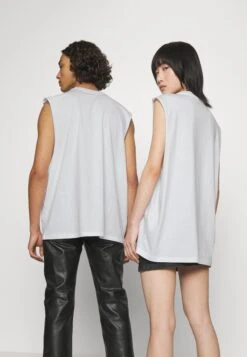 YOURTURN Unisex 2 Pack - Top - White, Black -Yourturn adf66e2d7d094e35b79b1f4f472e6fee