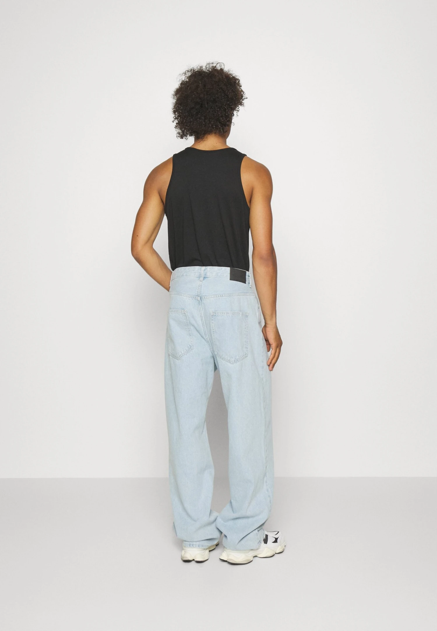 YOURTURN Baggy Jeans Unisex - Relaxed Fit Jeans - Light Blue Denim 5 YOURTURN Baggy Jeans Unisex - Relaxed Fit Jeans - Light Blue Denim - Image 3