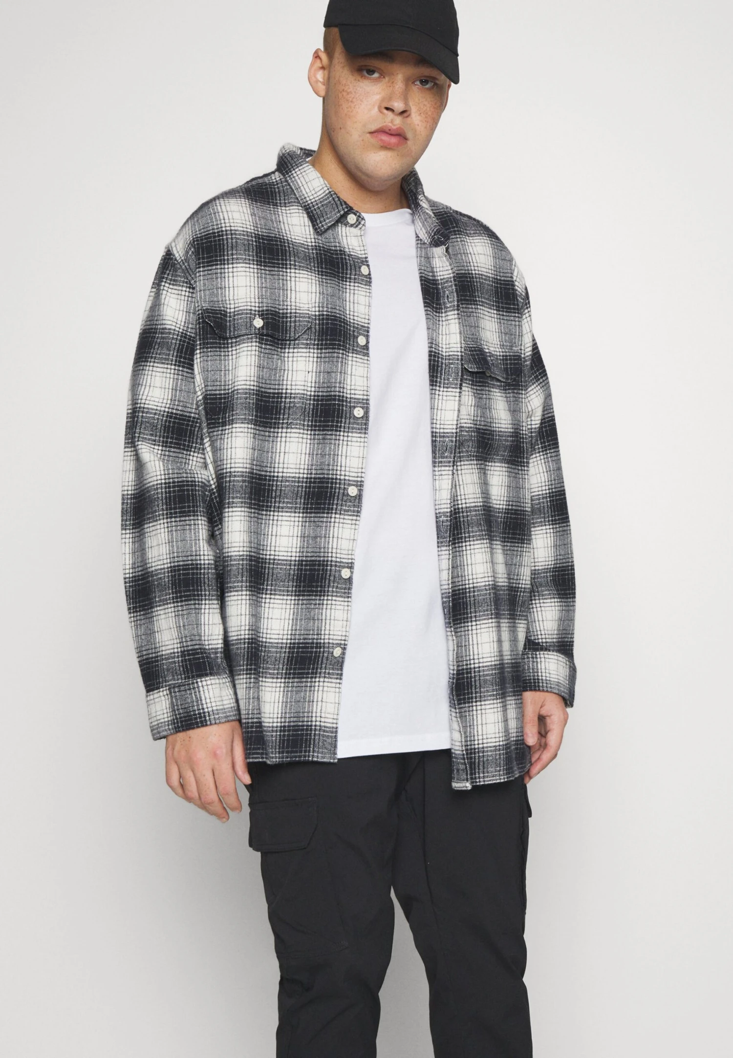 YOURTURN Unisex 3 Pack- Basic T-Shirt - White/Lilac/Black 10 YOURTURN Unisex 3 Pack- Basic T-Shirt - White/Lilac/Black - Image 8