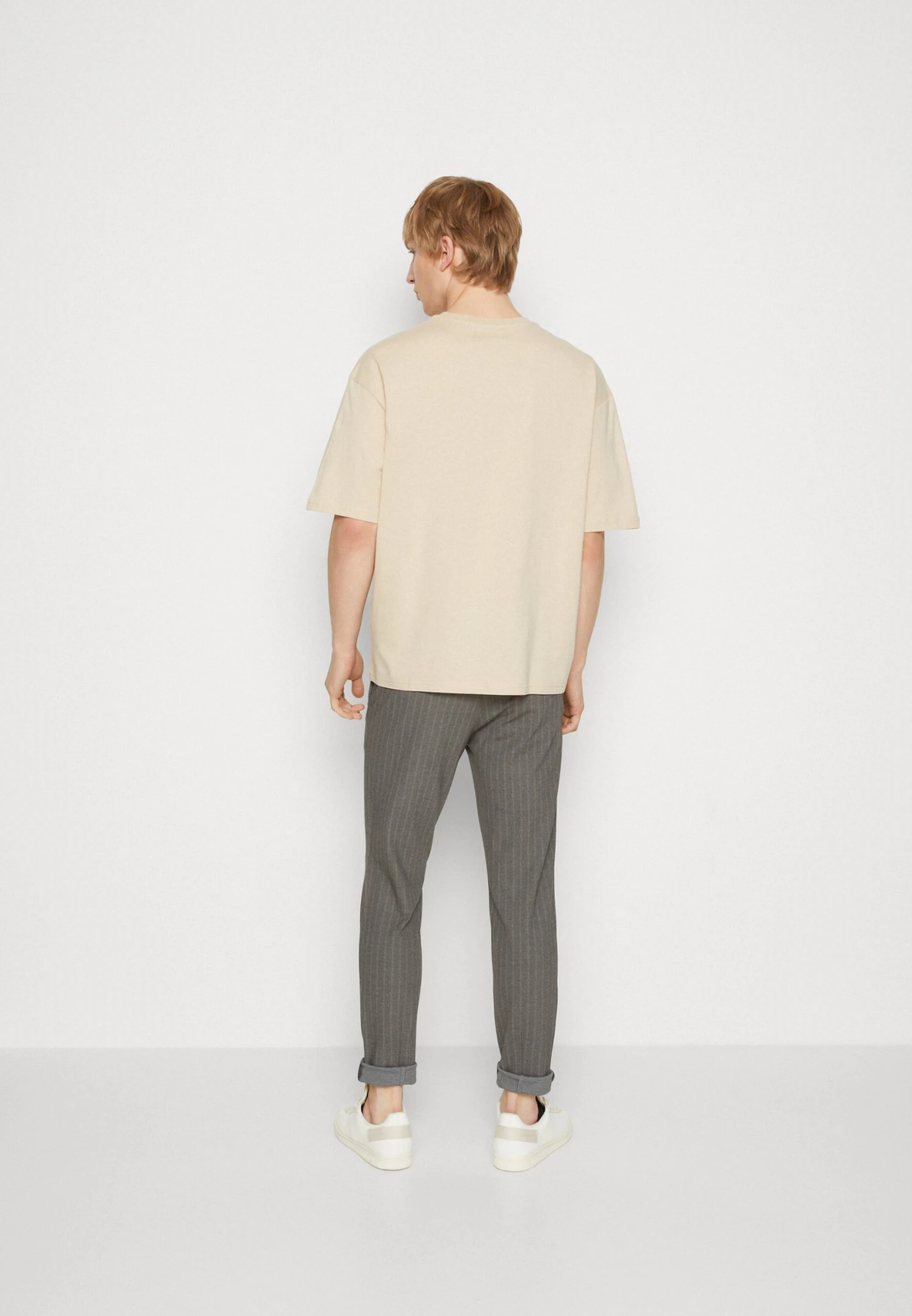 YOURTURN Graphic Tee Unisex - Print T-Shirt - Beige 5 YOURTURN Graphic Tee Unisex - Print T-Shirt - Beige - Image 3