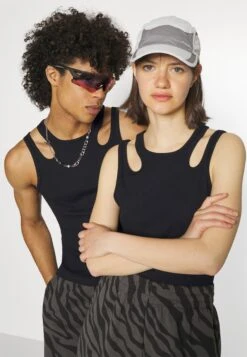 YOURTURN Unisex - Top - Black 11 YOURTURN Unisex - Top - Black -Yourturn dd57cd40199b470682a01dd6f09fffe9