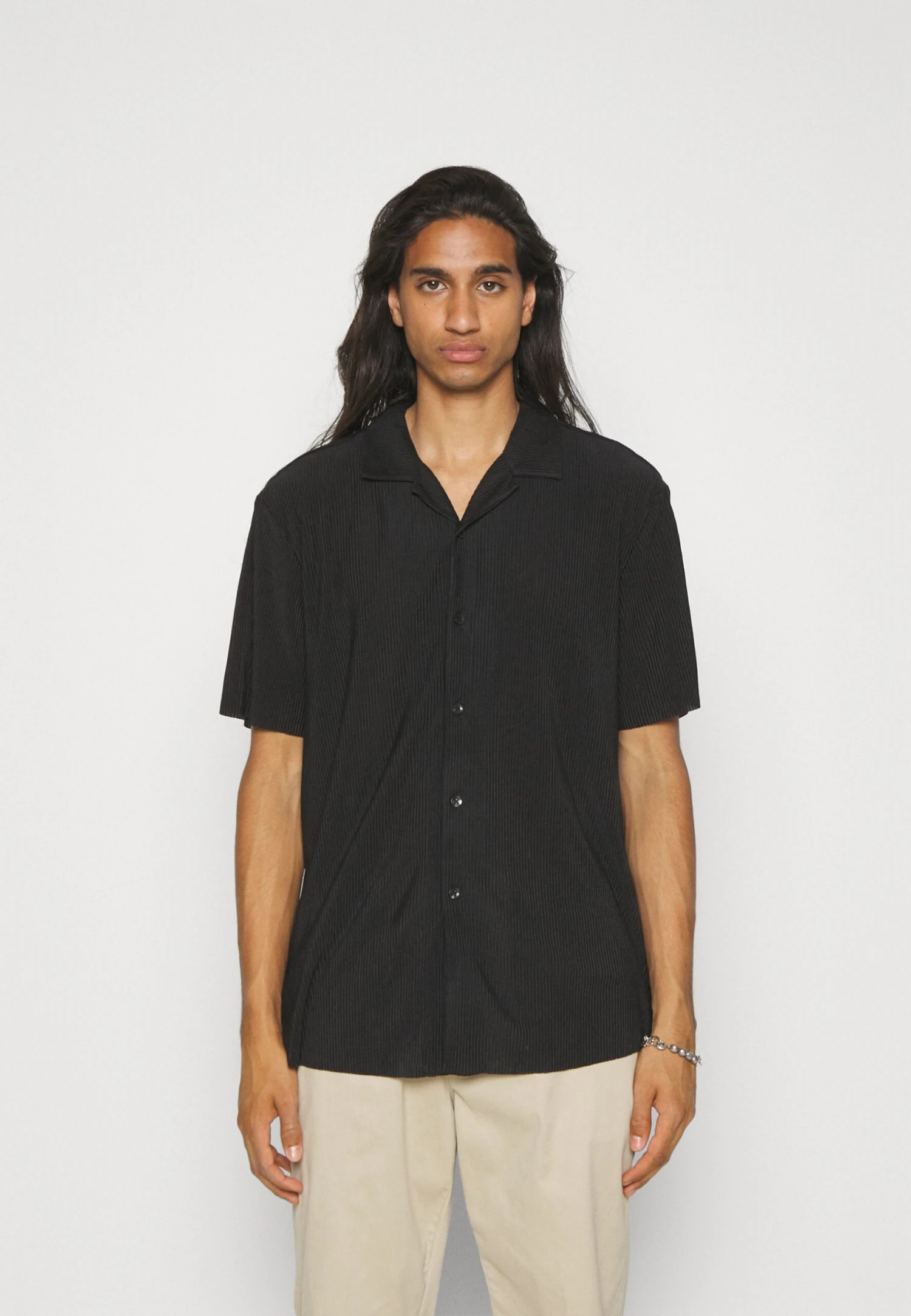 YOURTURN Plisse Shirt Unisex - Shirt - Black 3 YOURTURN Plisse Shirt Unisex - Shirt - Black