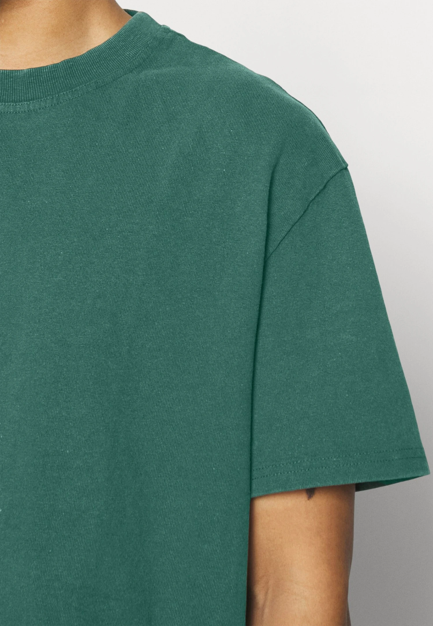 YOURTURN Unisex - Basic T-Shirt - Dark Green 7 YOURTURN Unisex - Basic T-Shirt - Dark Green - Image 5