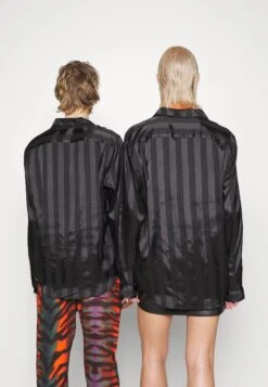 YOURTURN Festive Unisex - Shirt - Black 10 YOURTURN Festive Unisex - Shirt - Black -Yourturn ef352a5422ce41469c917bae0ac296a7