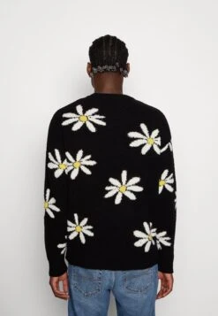 YOURTURN Jumper - Black 10 YOURTURN Jumper - Black -Yourturn f4b0c7a801764c13b7116719ecf26c75