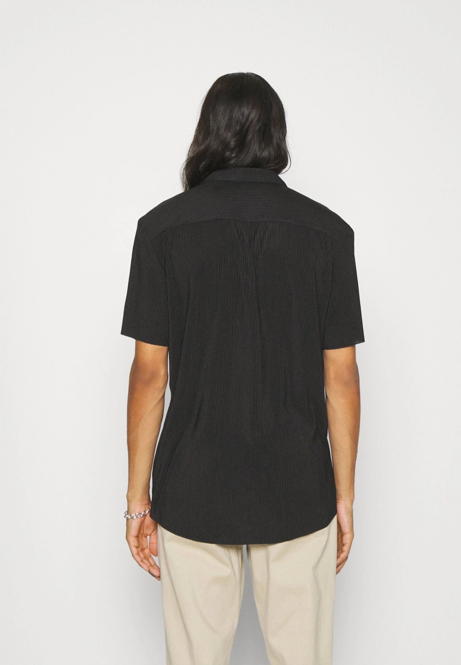 YOURTURN Plisse Shirt Unisex - Shirt - Black 5 YOURTURN Plisse Shirt Unisex - Shirt - Black - Image 3