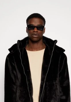 YOURTURN Winter Jacket - Black -Yourturn f7b08c4eb50e455d9a52a2b7e1efc2c5