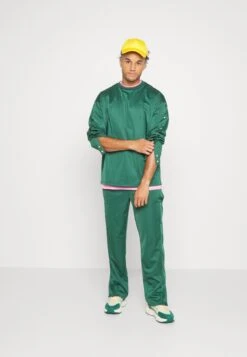 YOURTURN Tracksuit Bottoms - Dark Green -Yourturn fc260e9a1e5a4362a65f1ee826d0ba2c